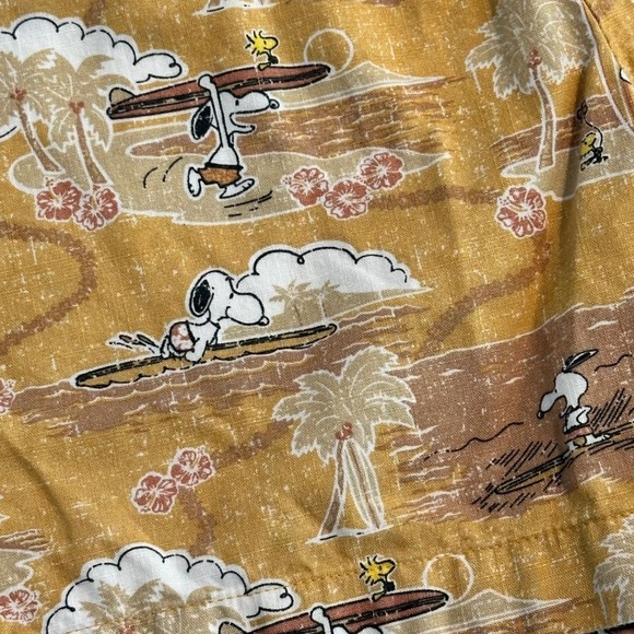Peanuts x Reyn Spooner Uniqlo Snoopy Surfing Shorts Women Small 4 Yellow Pockets - Picture 3 of 12